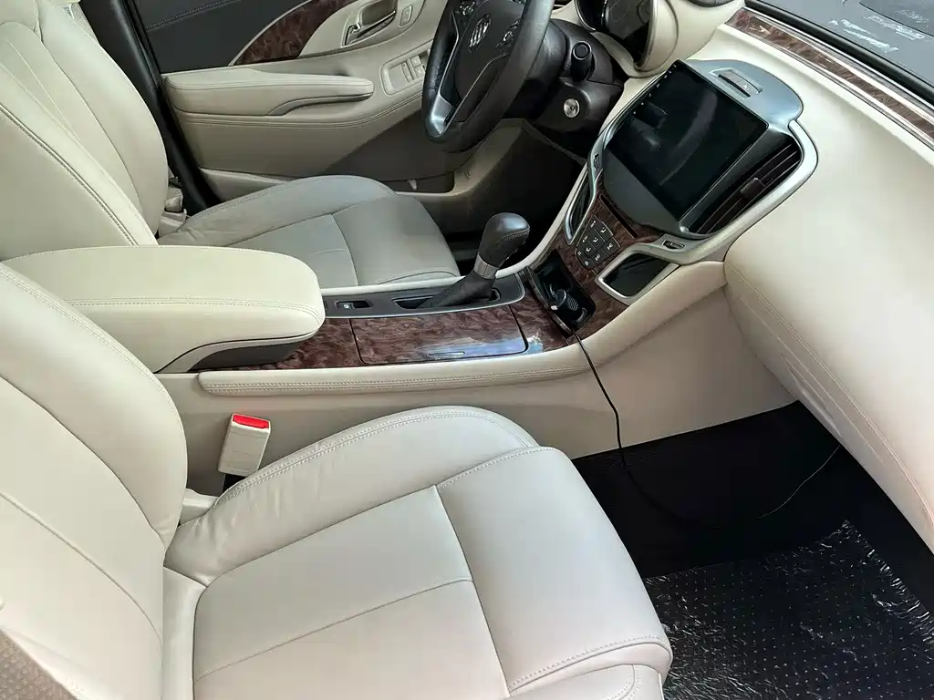 Buick LaCrosse — миниатюра 9