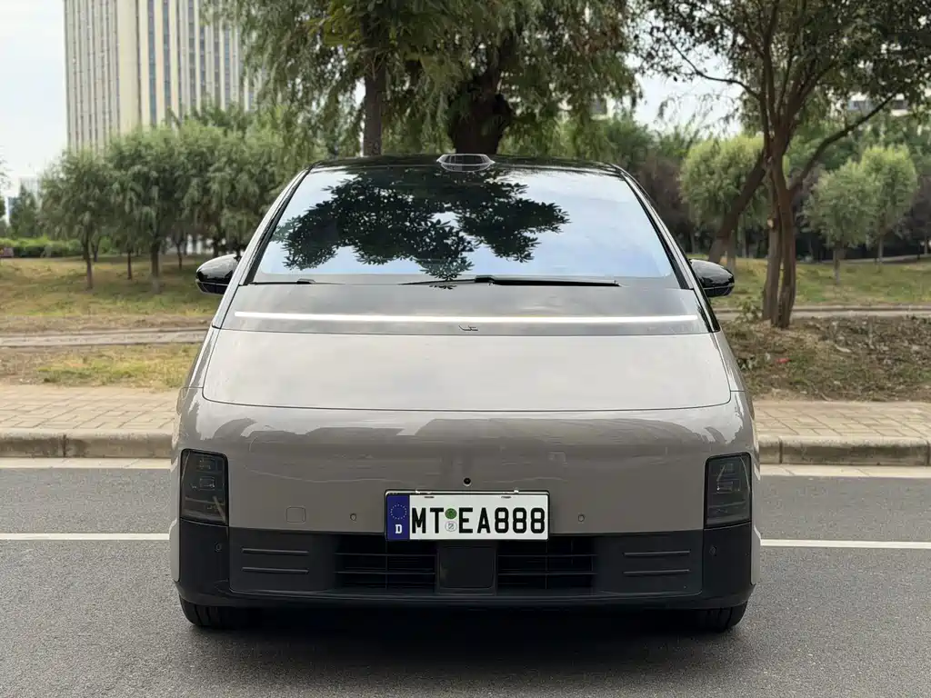 Li Auto Li MEGA — миниатюра 2