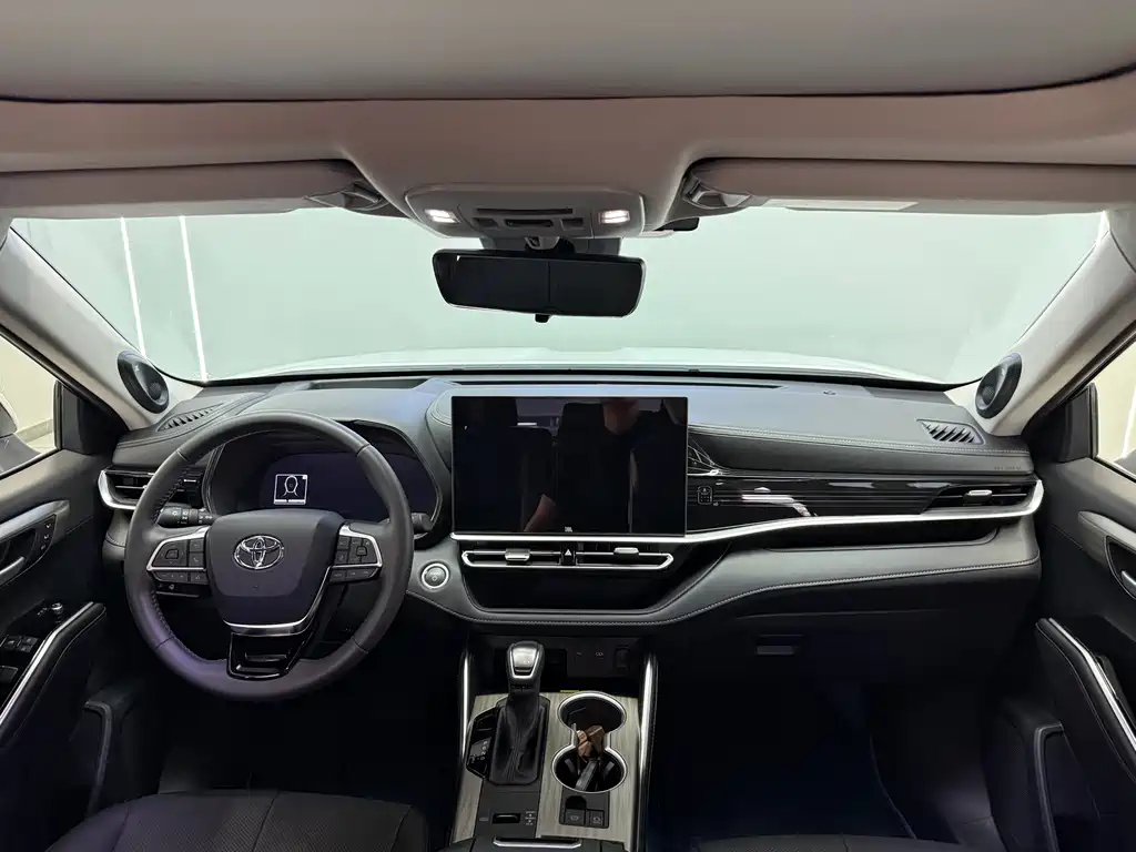 Toyota Highlander — миниатюра 10