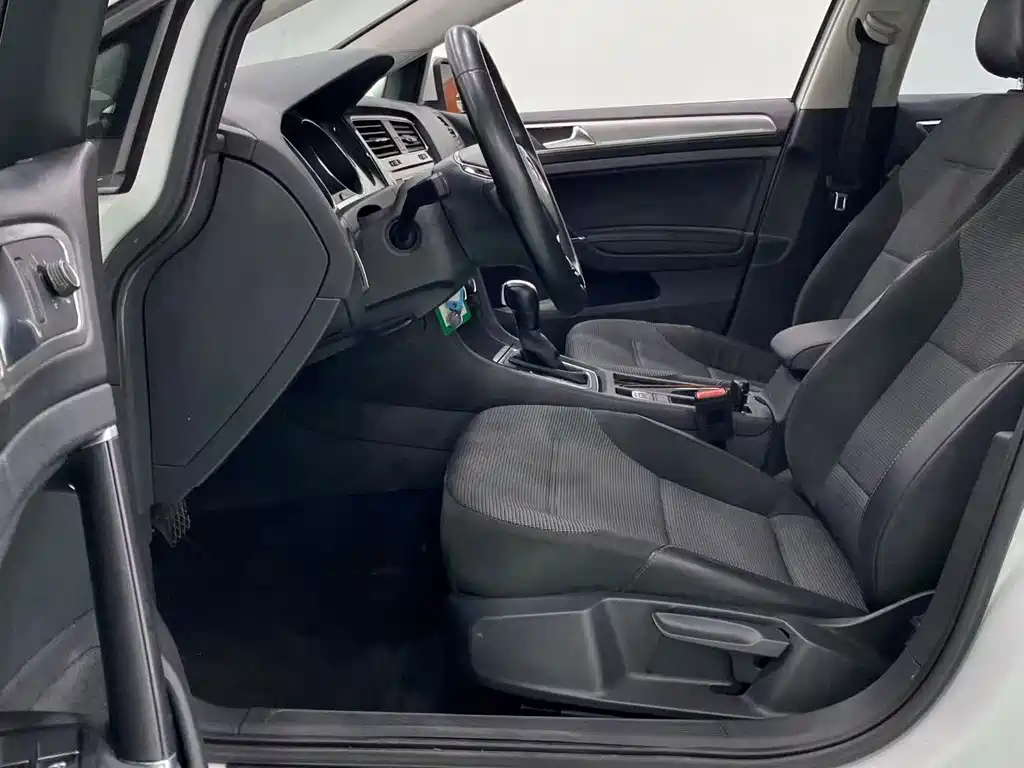 Volkswagen Golf — миниатюра 4