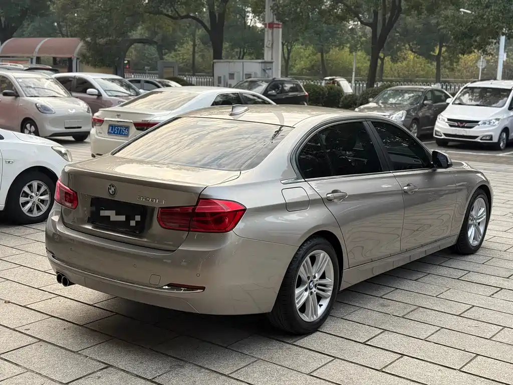 BMW 3 SERIES