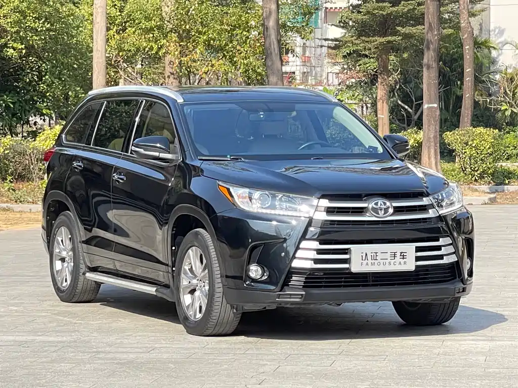 TOYOTA HIGHLANDER