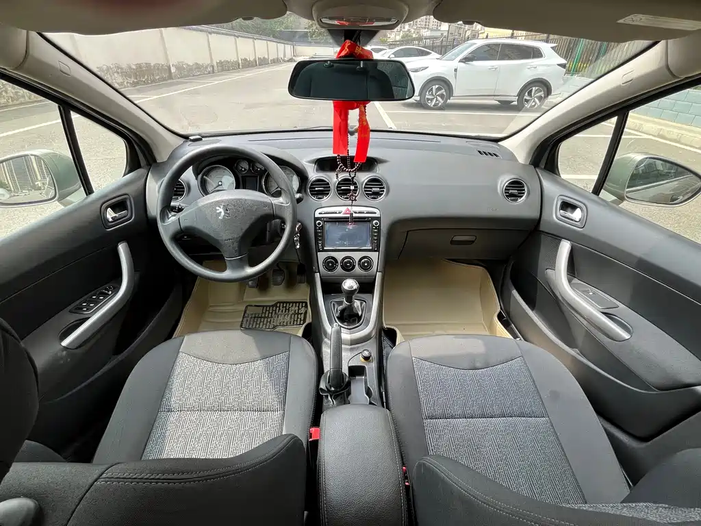 Peugeot 408 1.6L Manual Comfort Edition, фото 8