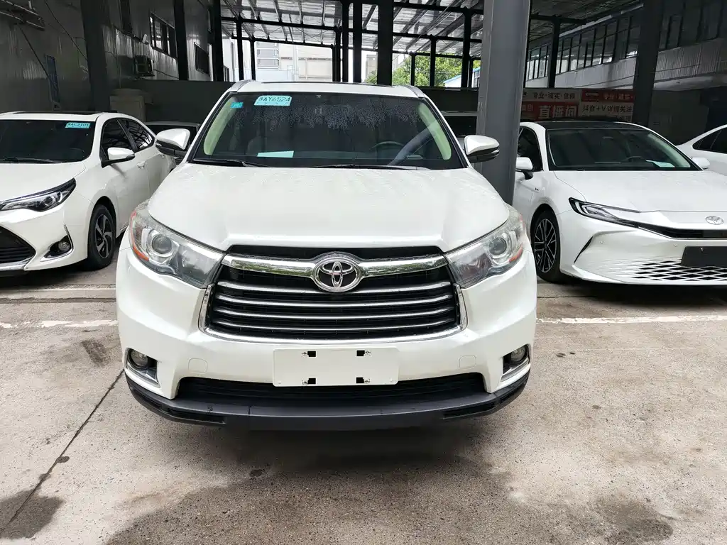Toyota Highlander 2015 2.0T Luxury 7 мест