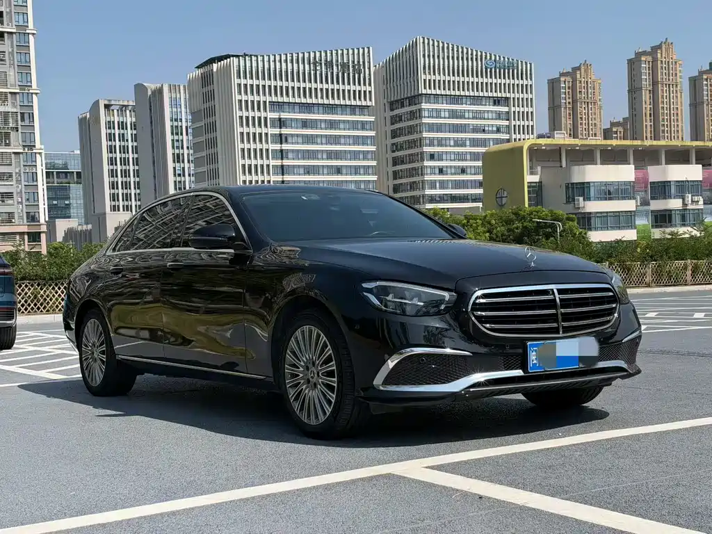 Mercedes-Benz E-Class — миниатюра 3