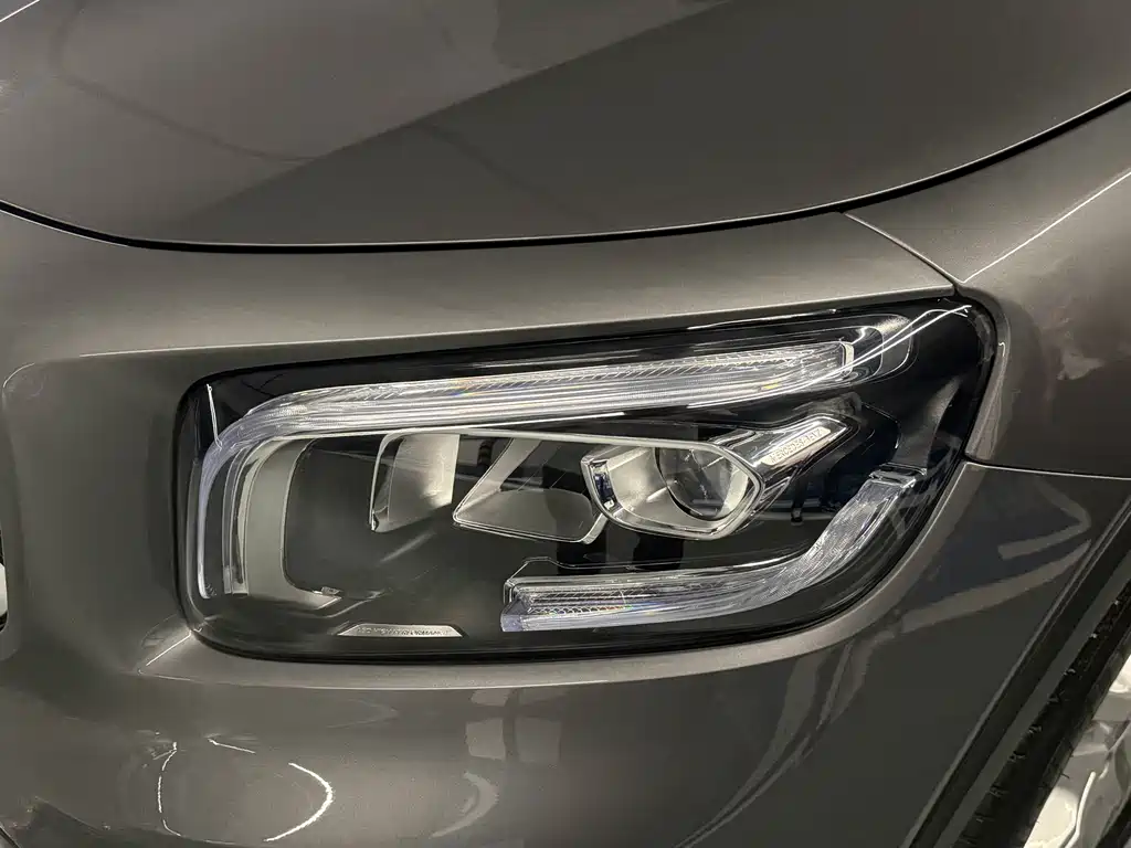 Mercedes-Benz GLB — миниатюра 11