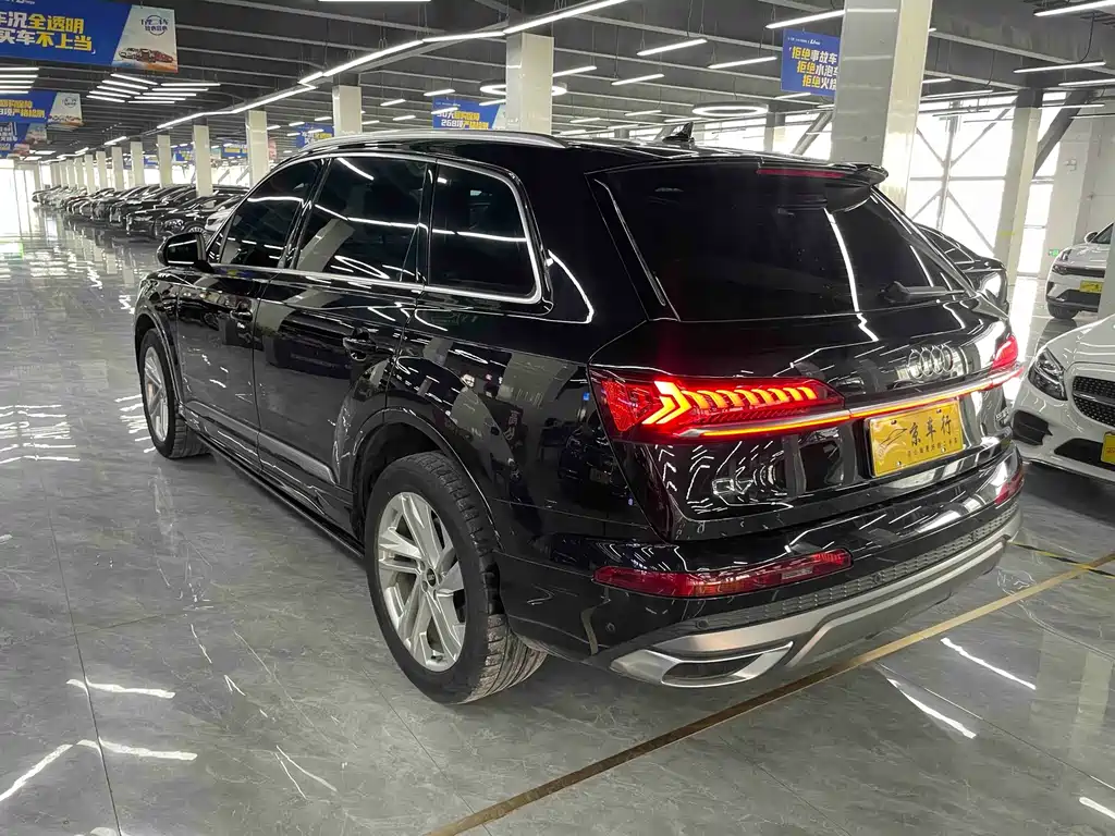 Audi Q7 — миниатюра 11