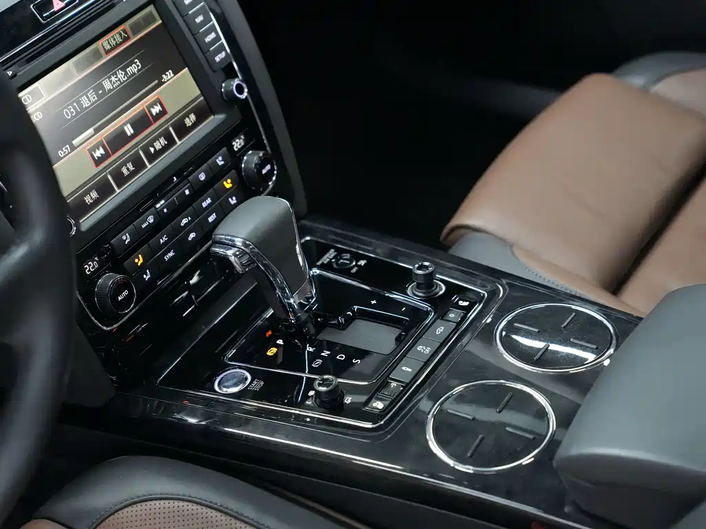 Volkswagen Phaeton — миниатюра 11