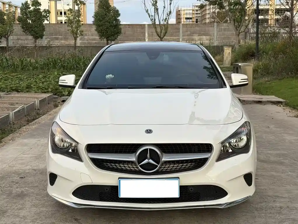 MERCEDES-BENZ CLA