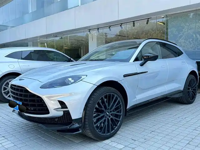 ASTON MARTIN  DBX 2024