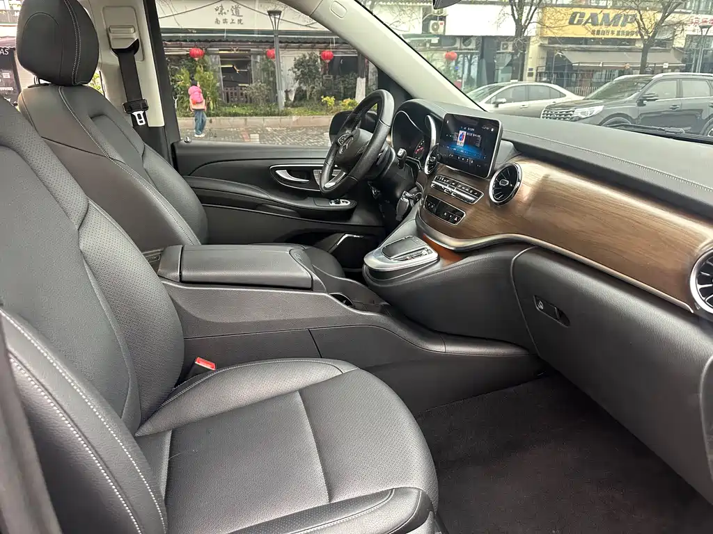 MERCEDES-BENZ V CLASS