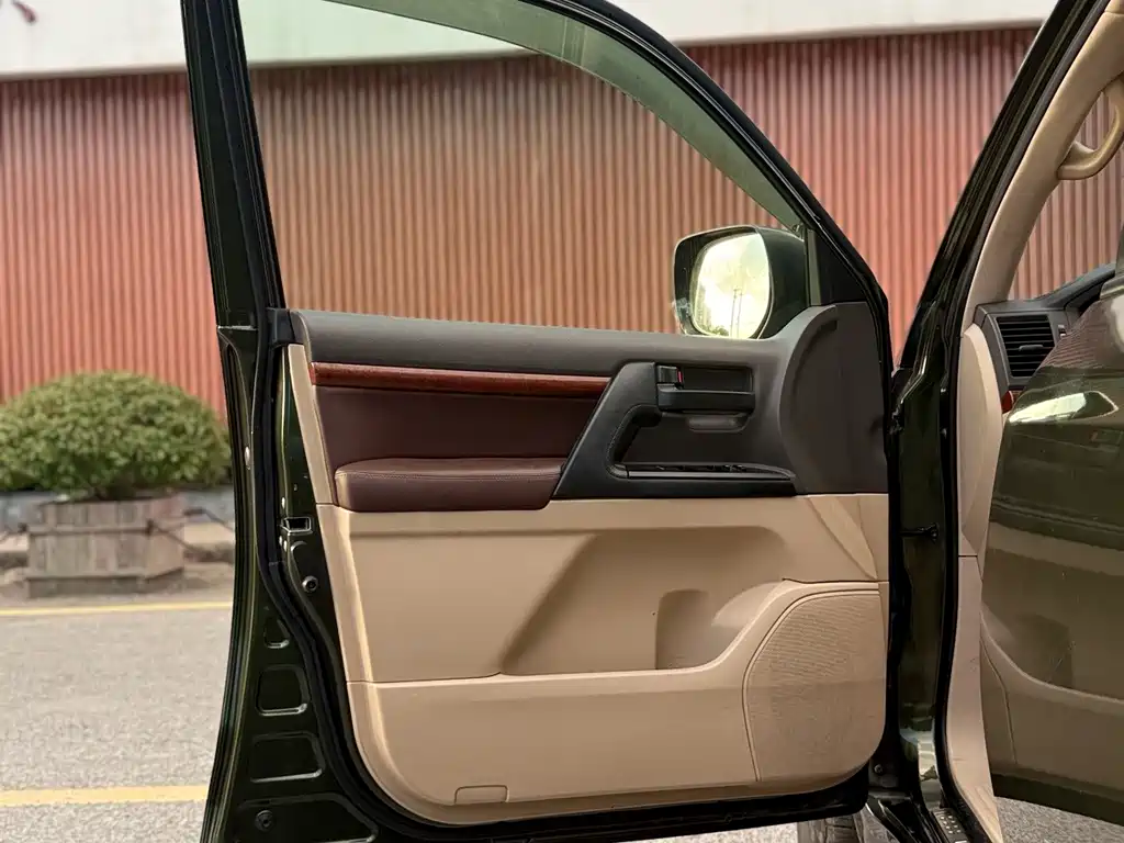 Toyota Land Cruiser — миниатюра 14