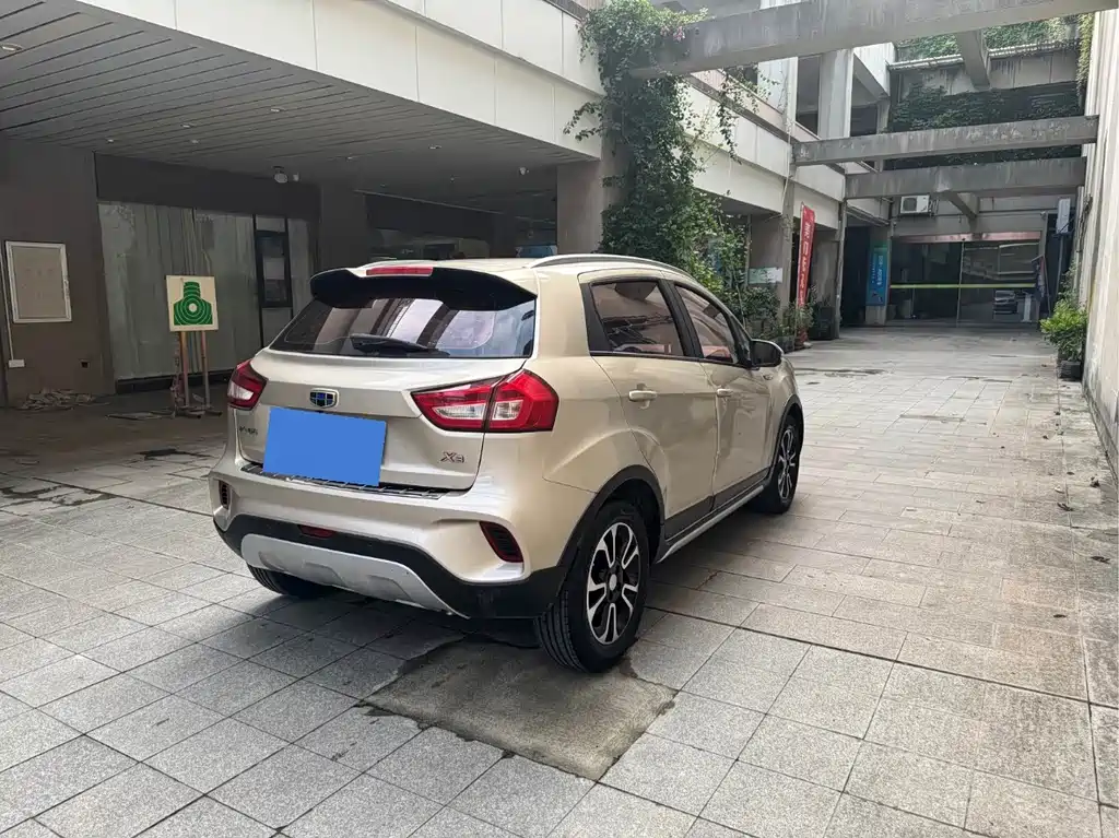 Geely Vision X3 — миниатюра 7