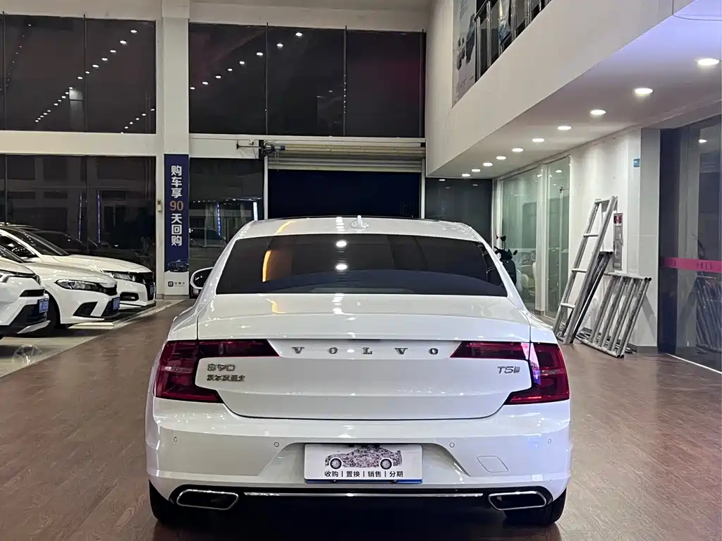 Volvo S90 — миниатюра 5