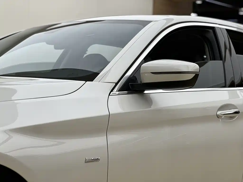 BMW 5 Series — миниатюра 4