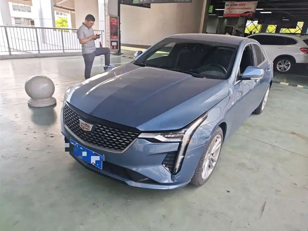 Cadillac CT4 2023