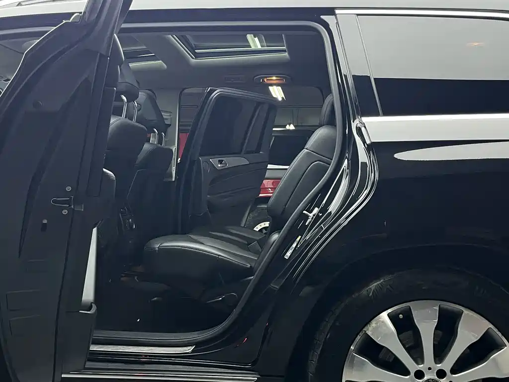 Mercedes-Benz GLS — миниатюра 14