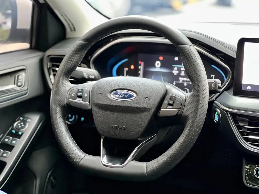 Ford Focus Active — миниатюра 11
