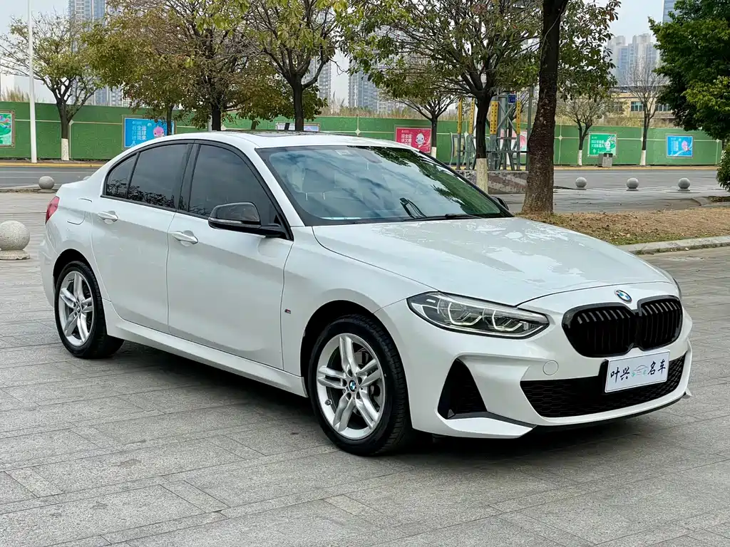 BMW 1 SERIES