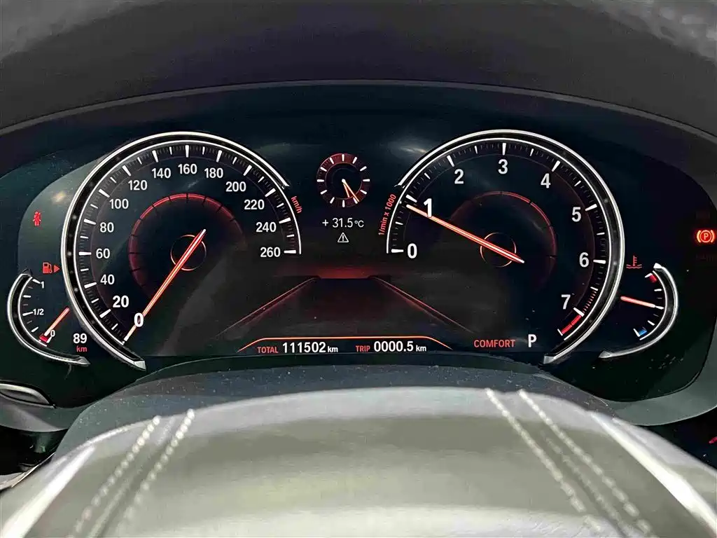 BMW 5 Series — миниатюра 10