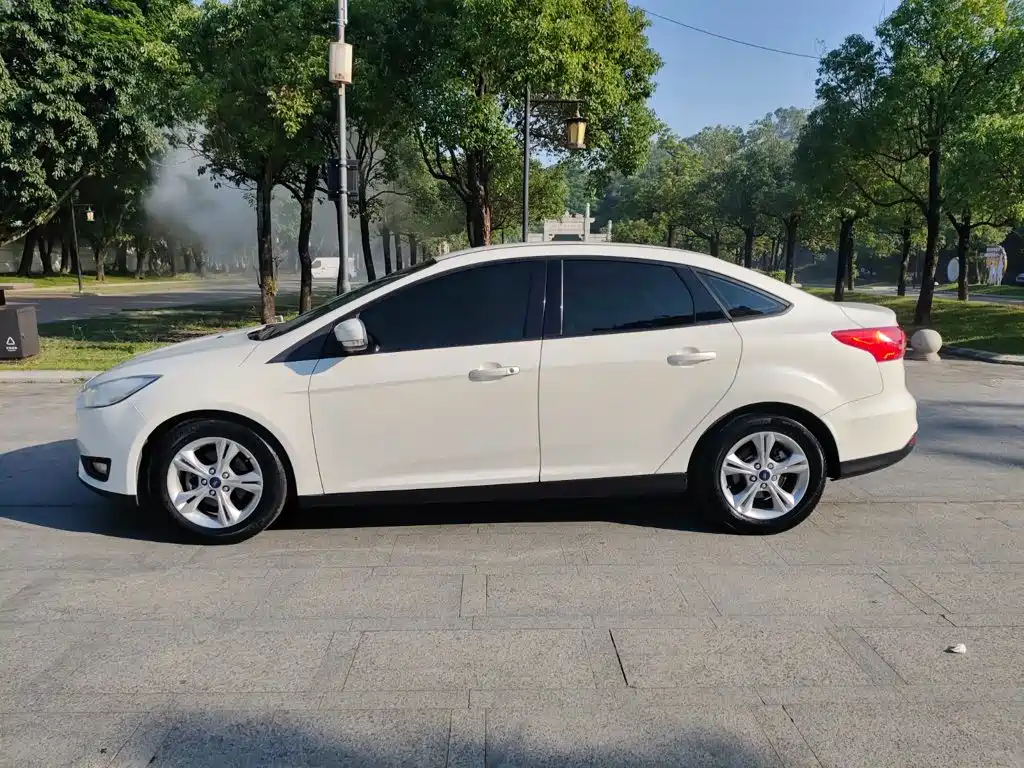 Ford Focus — миниатюра 4
