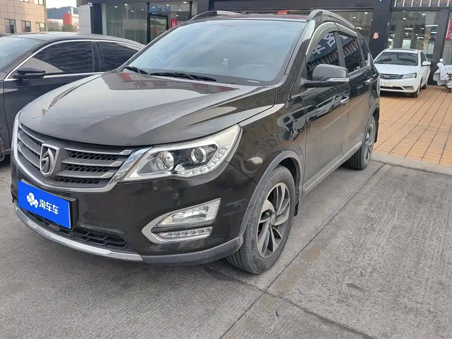 BAOJUN 560