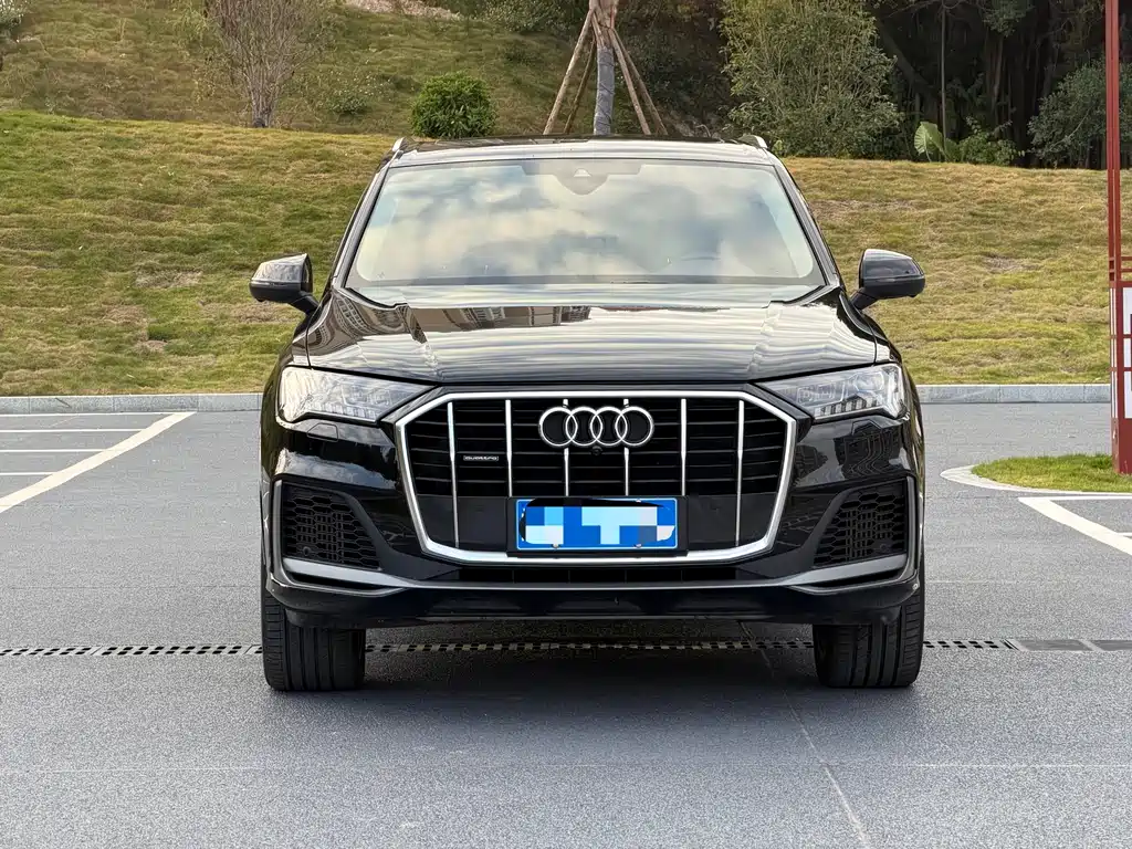 Audi Q7 2023 55 TFSI quattro S line Sport