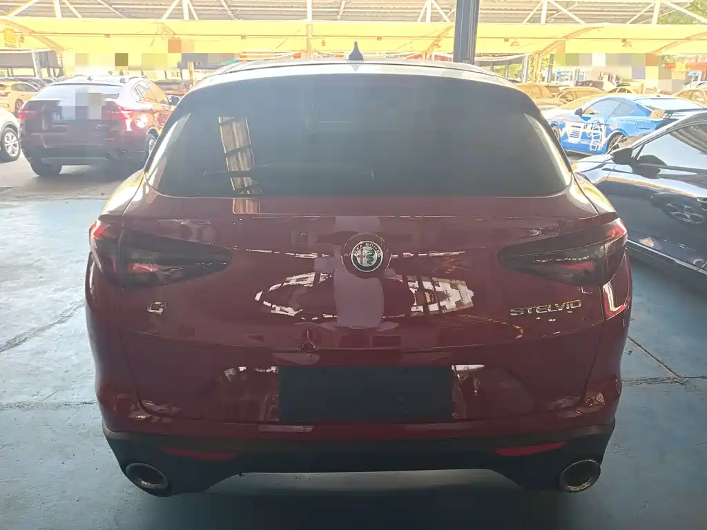 Alfa Romeo Stelvio — миниатюра 12