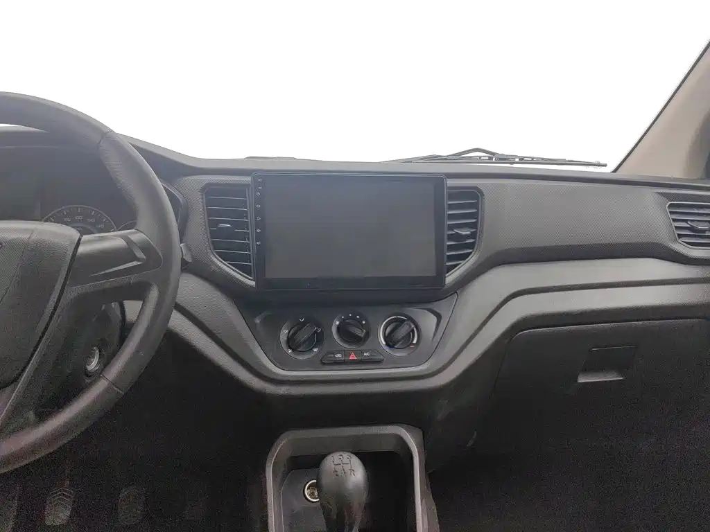 Wuling Hongguang V — миниатюра 12