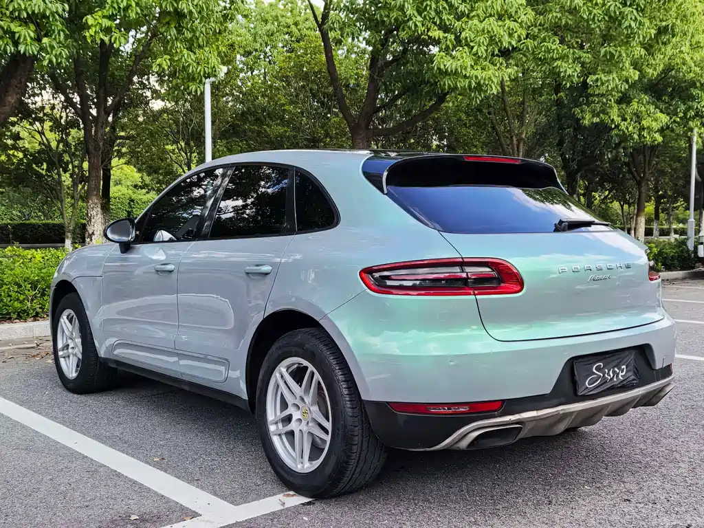 Porsche Macan — миниатюра 12