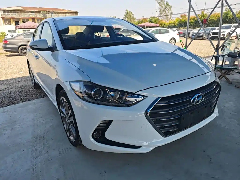 Hyundai Elantra — миниатюра 4
