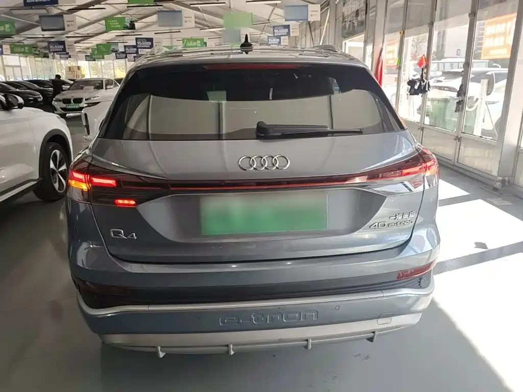 Audi Q4 e-tron — миниатюра 6