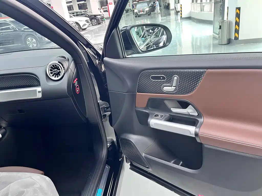 Mercedes-Benz EQB — миниатюра 15