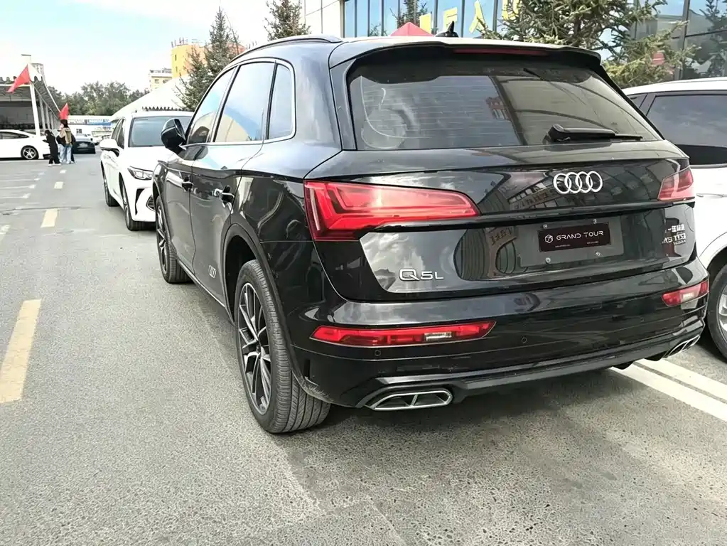 Audi Q5L — миниатюра 2