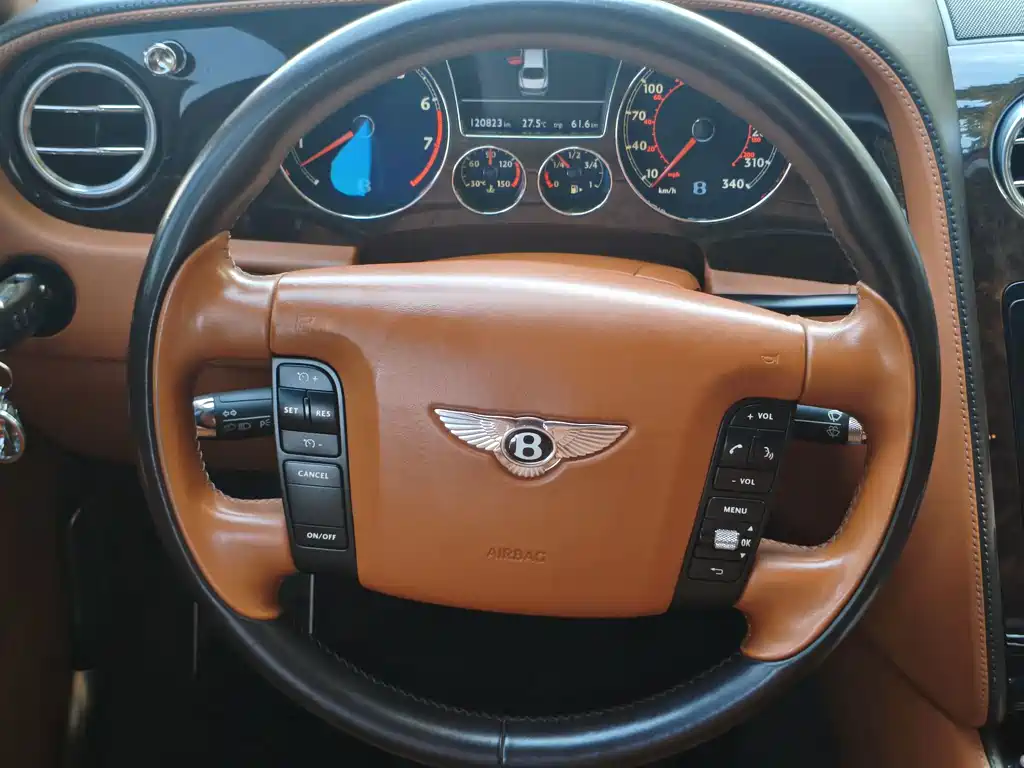 Bentley Flying Spur — миниатюра 11
