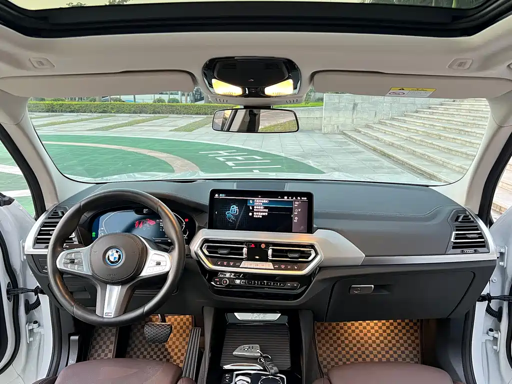 BMW iX3 — миниатюра 4