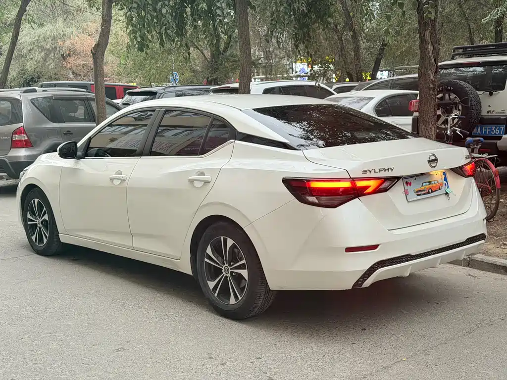 Nissan Sylphy — миниатюра 8