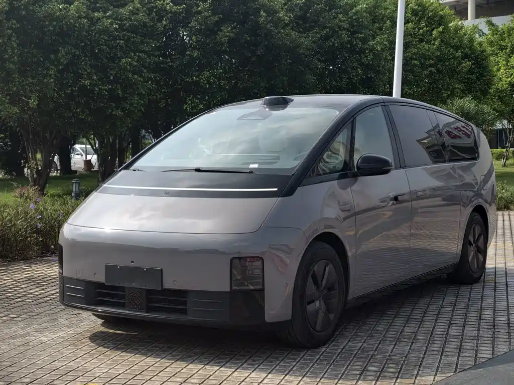 Li Auto MEGA