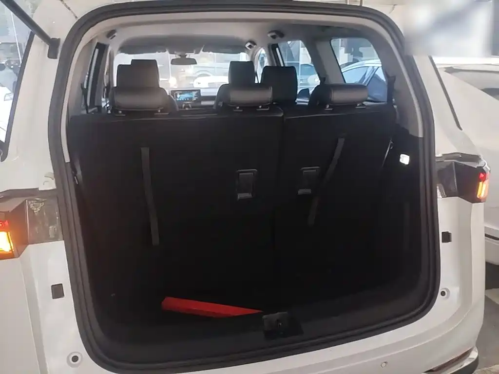 Wuling Jiachen — миниатюра 19