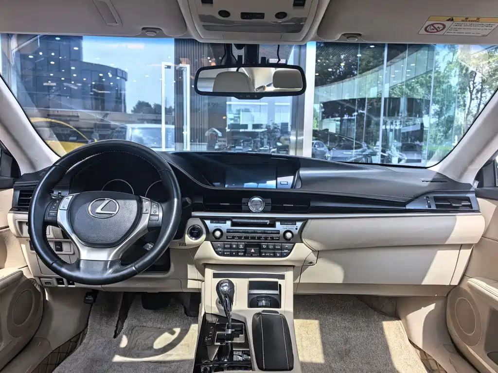 Lexus ES — миниатюра 3