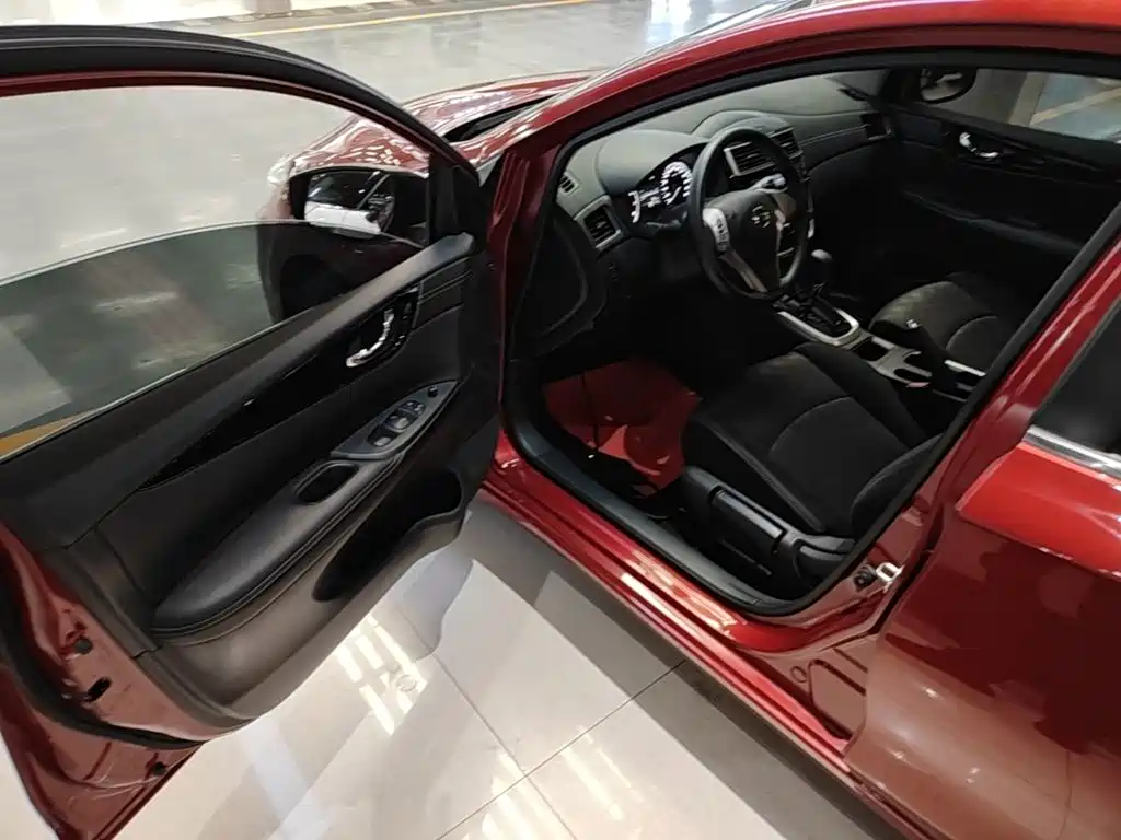 Nissan Tiida — миниатюра 16
