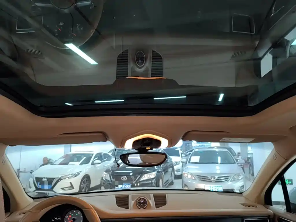 Porsche Macan — миниатюра 18