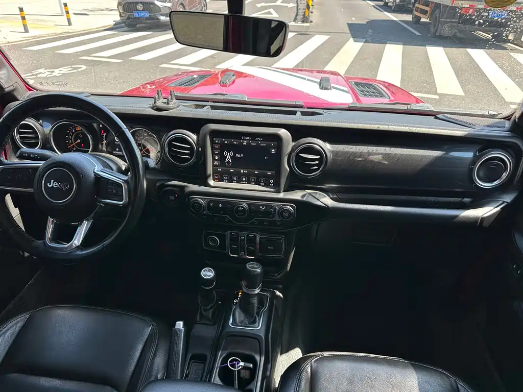 Jeep Wrangler — миниатюра 10