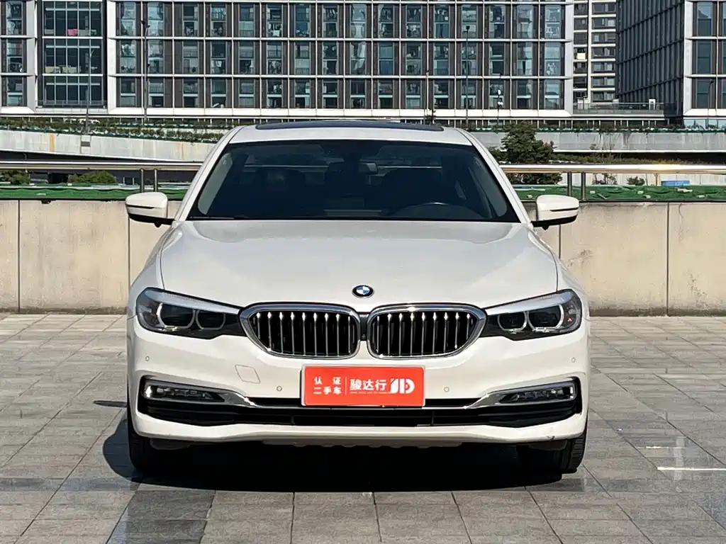 BMW 5 Series — миниатюра 2