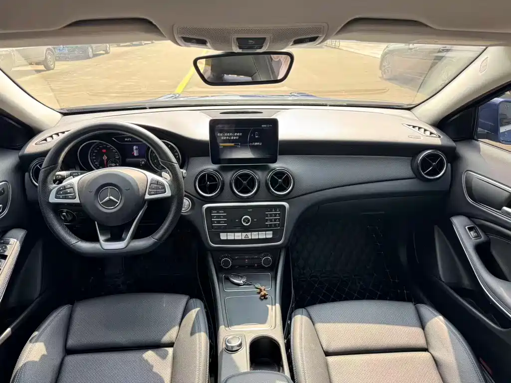 Mercedes-Benz GLA — миниатюра 8