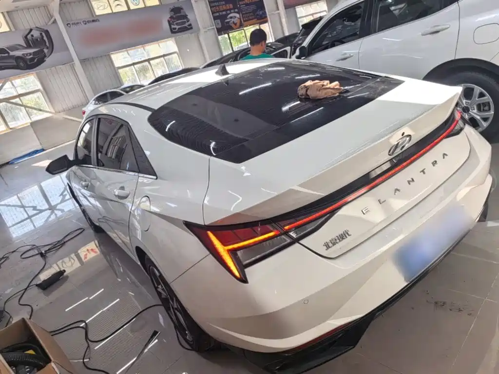Hyundai Elantra — миниатюра 5