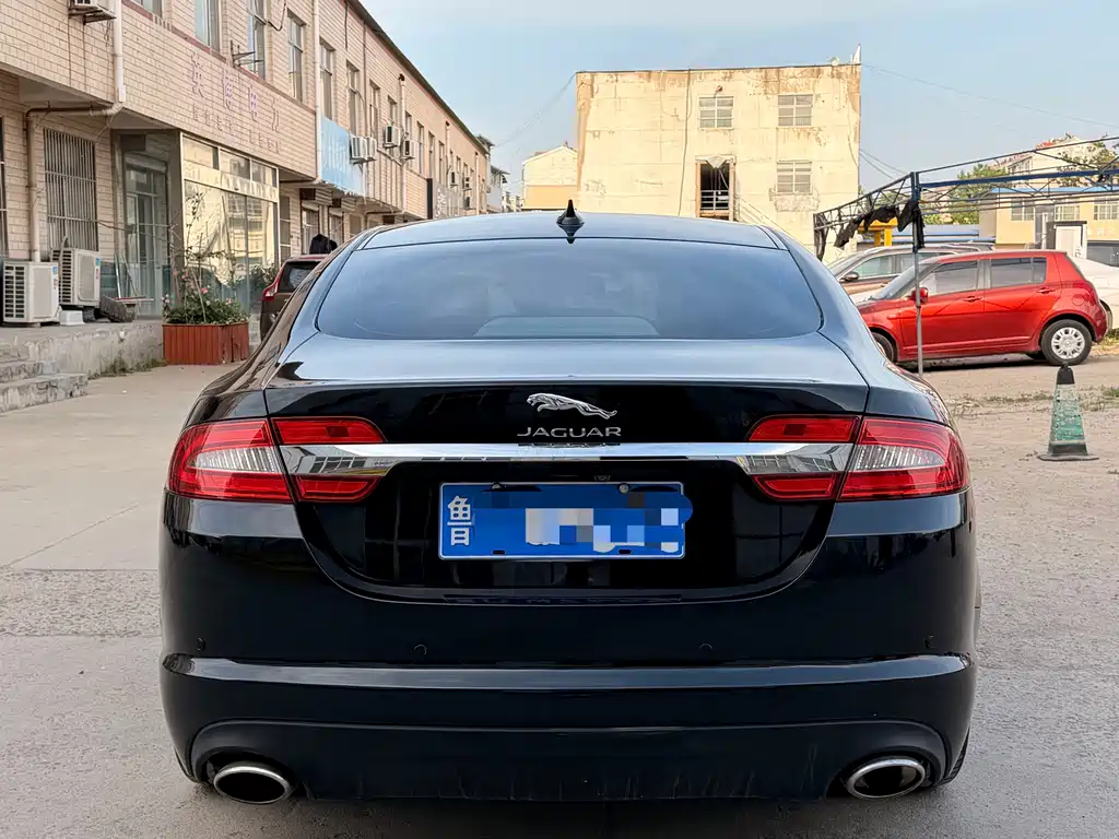 Jaguar XF 2015 XF 2.0T Luxury