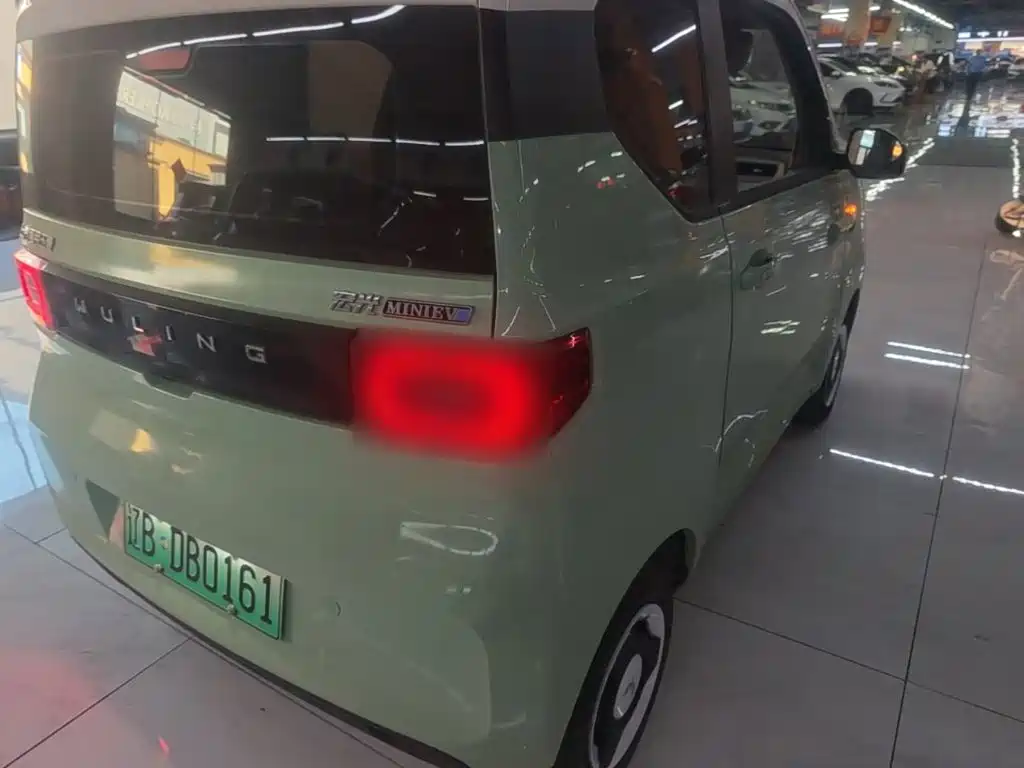 Wuling MINIEV — миниатюра 8
