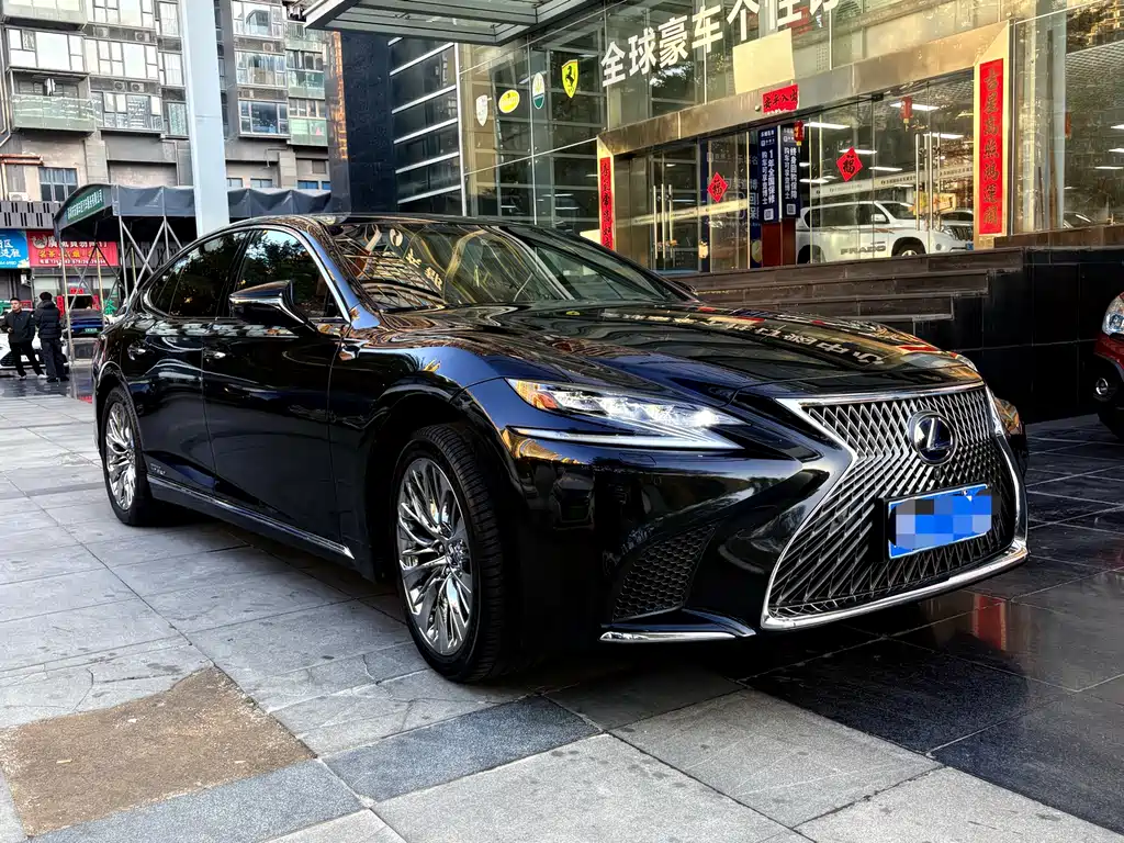 LEXUS LS