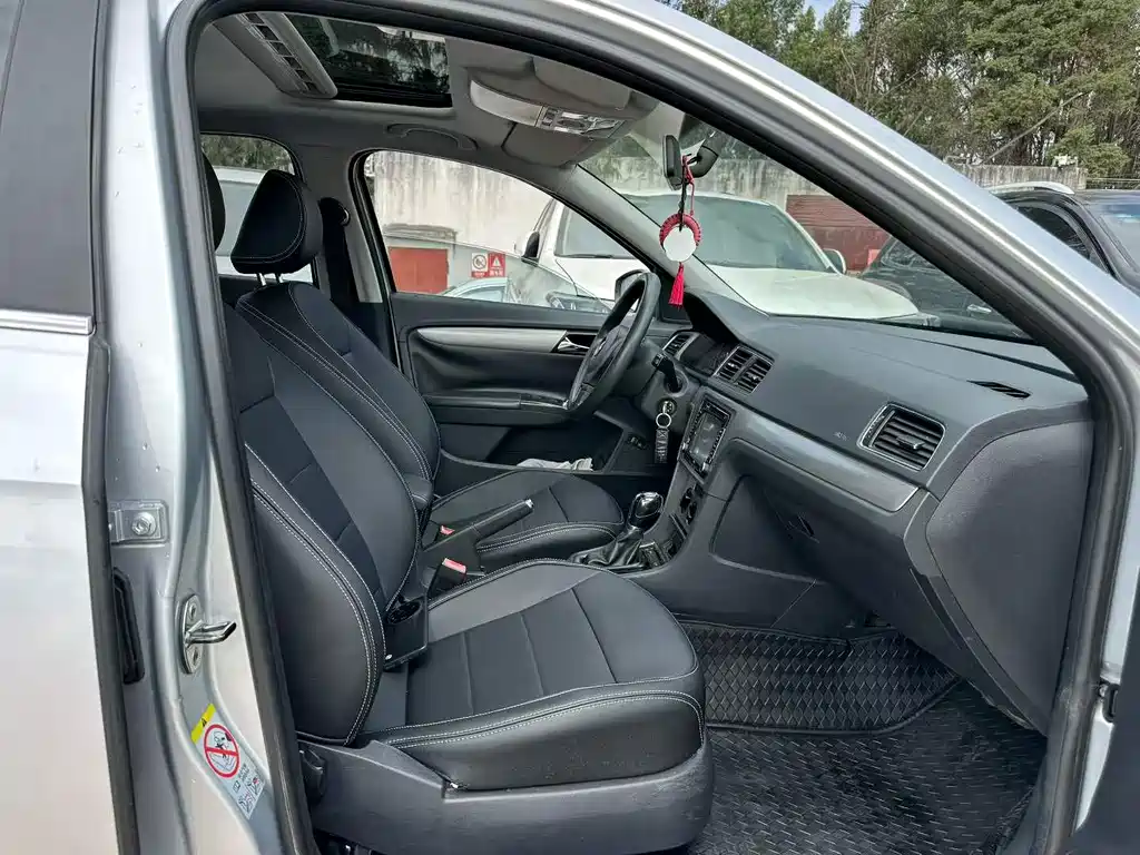 Volkswagen Lavida — миниатюра 7